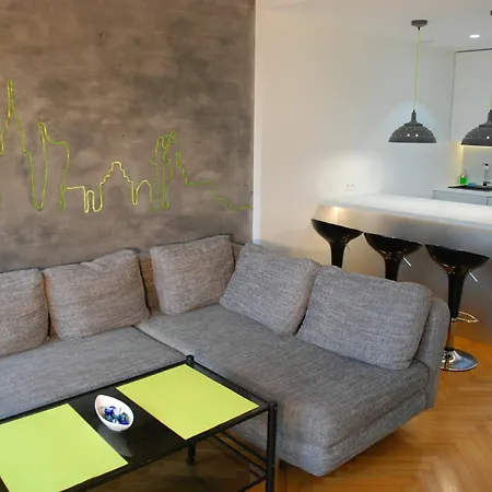 Apartment Good Time